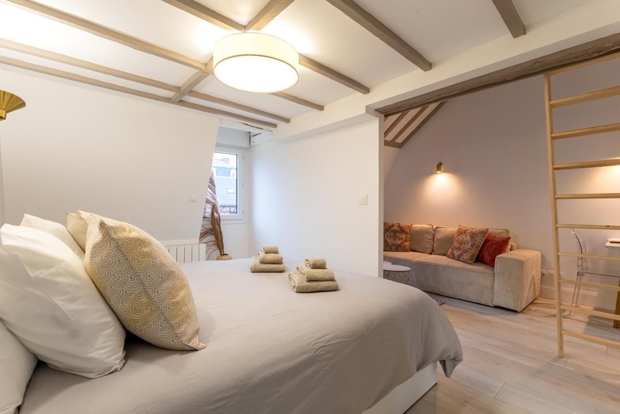 Suite Cathedrale Haut De Gamme + Parking - N°8 Rouen Exteriör bild